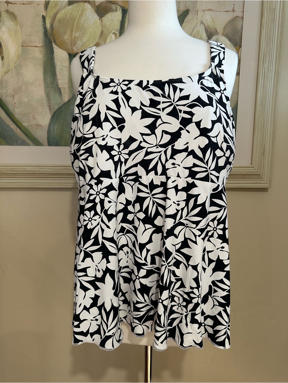 LANDS END Womens SWIM TOP Black White FLORAL with Bra Size 18